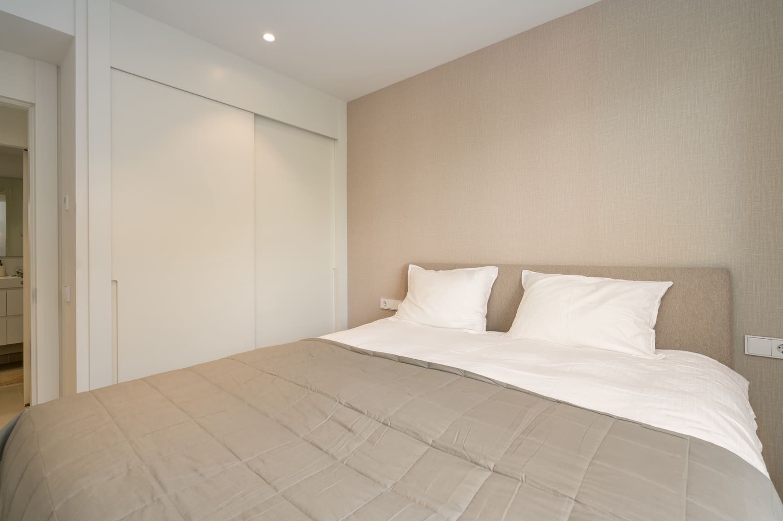 3 bedroom Apartment for sale in Fuengirola with pool - € 995,000 (Ref: 9254873)