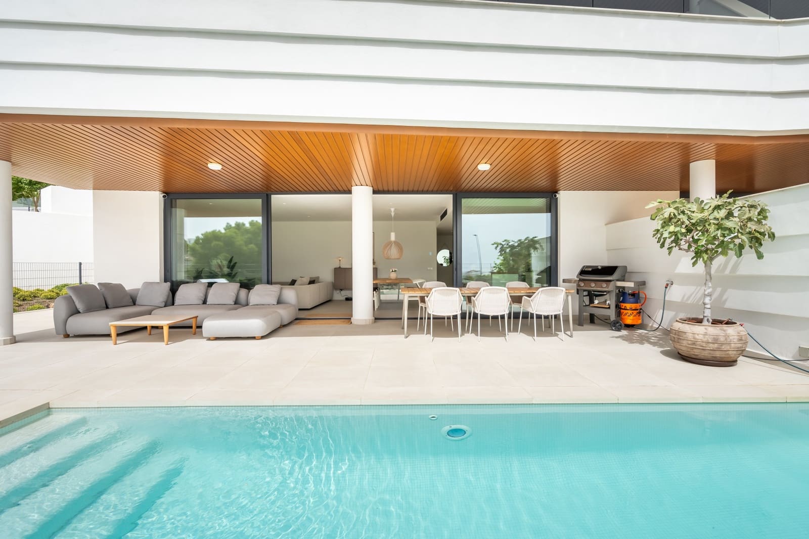 3 soveværelse Lejlighed til salg i Fuengirola med swimmingpool - € 995.000 (Ref: 9254873)