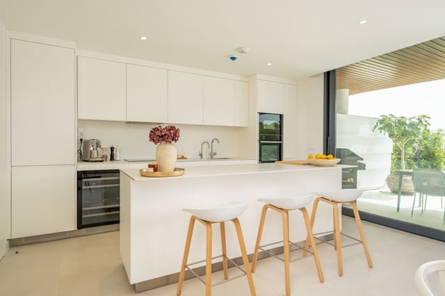 3 sypialnia Apartament na sprzedaż w El Higuerón, Fuengirola z basenem - 995 000 € (Ref: 9254873)
