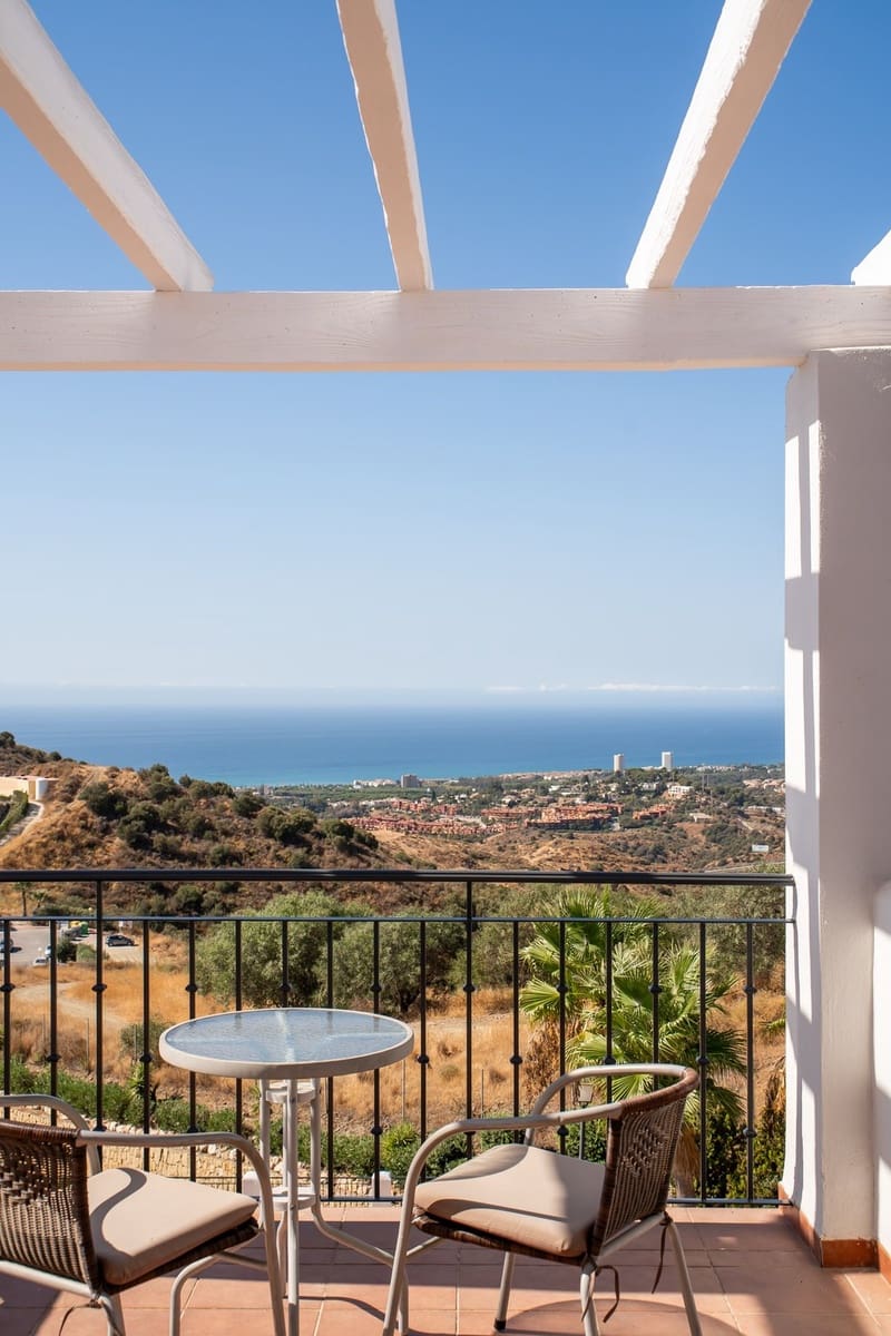 2 soverom Penthouse til salgs i Sitio de Calahonda med svømmebasseng garasje - € 525 000 (Ref: 9300886)