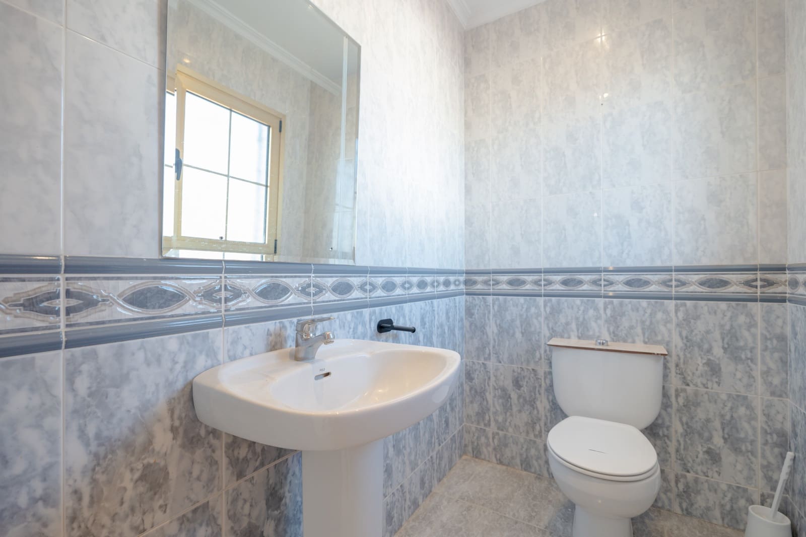 6 makuuhuone Huvila myytävänä paikassa Cerro del Aguila mukana uima-altaan 
autotalli - 965 000 € (Ref: 9303276)