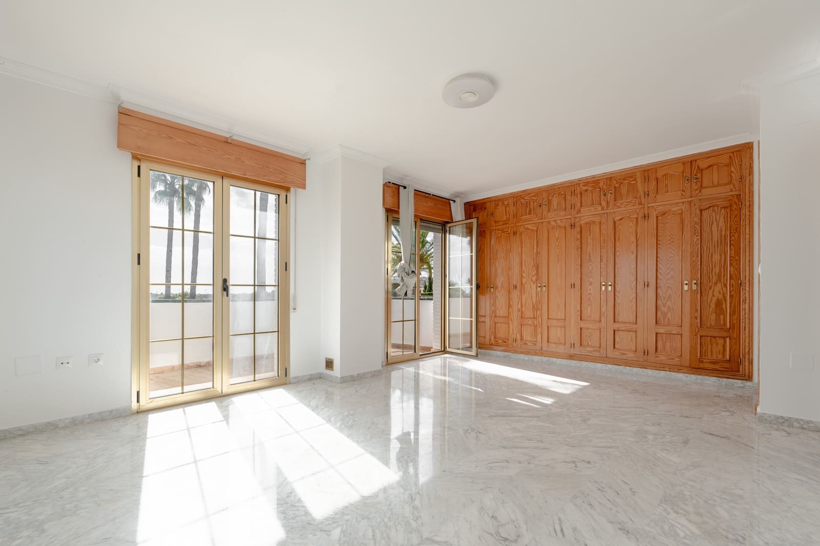 6 makuuhuone Huvila myytävänä paikassa Cerro del Aguila mukana uima-altaan 
autotalli - 965 000 € (Ref: 9303276)