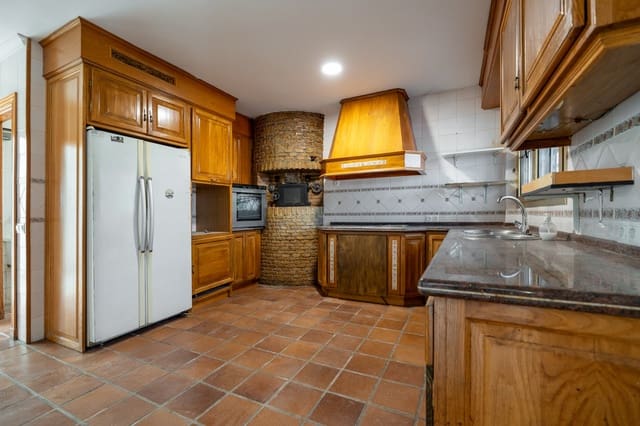 Chalet de 6 habitaciones en Cerros del Águila, Mijas en venta con piscina garaje - 965.000 € (Ref: 9303276)