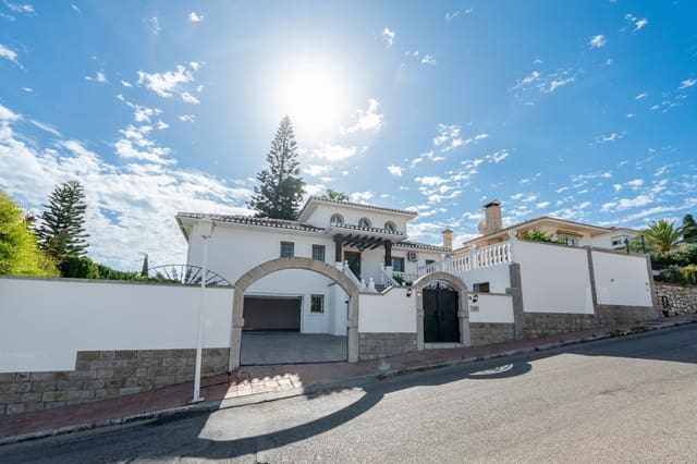 6 soverom Villa til salgs i Cerro del Aguila, Mijas med svømmebasseng garasje - € 895 000 (Ref: 9303276)