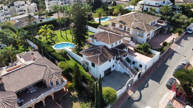 6 soverom Villa til salgs i Cerro del Aguila, Mijas med svømmebasseng garasje - € 895 000 (Ref: 9303276)