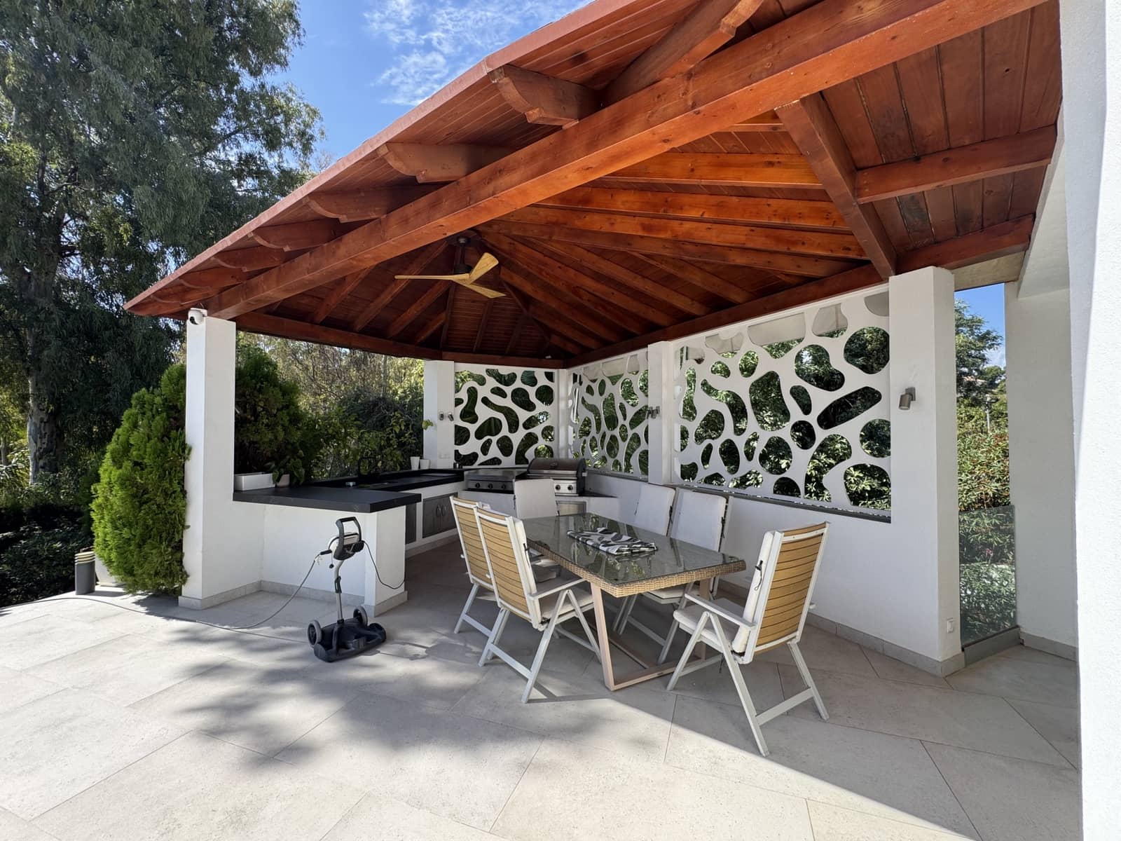 4 sypialnia Willa na sprzedaż w Benahavis z basenem - 3 195 000 € (Ref: 9362264)