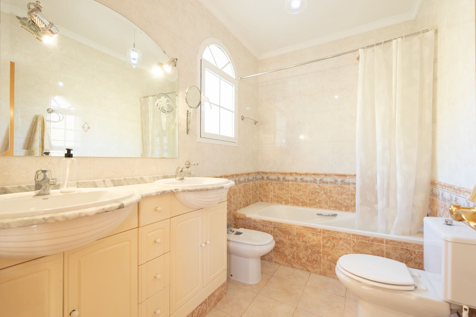 4 bedroom Villa for sale in Mijas with pool garage - € 1,050,000 (Ref: 9415650)