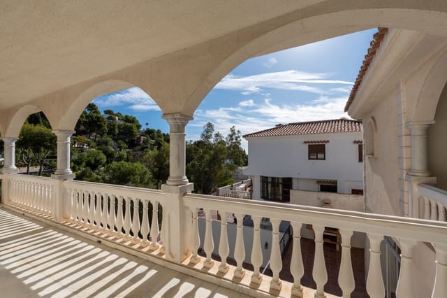 4 sovrum Villa till salu i Mijas med pool garage - 1 050 000 € (Ref: 9415650)