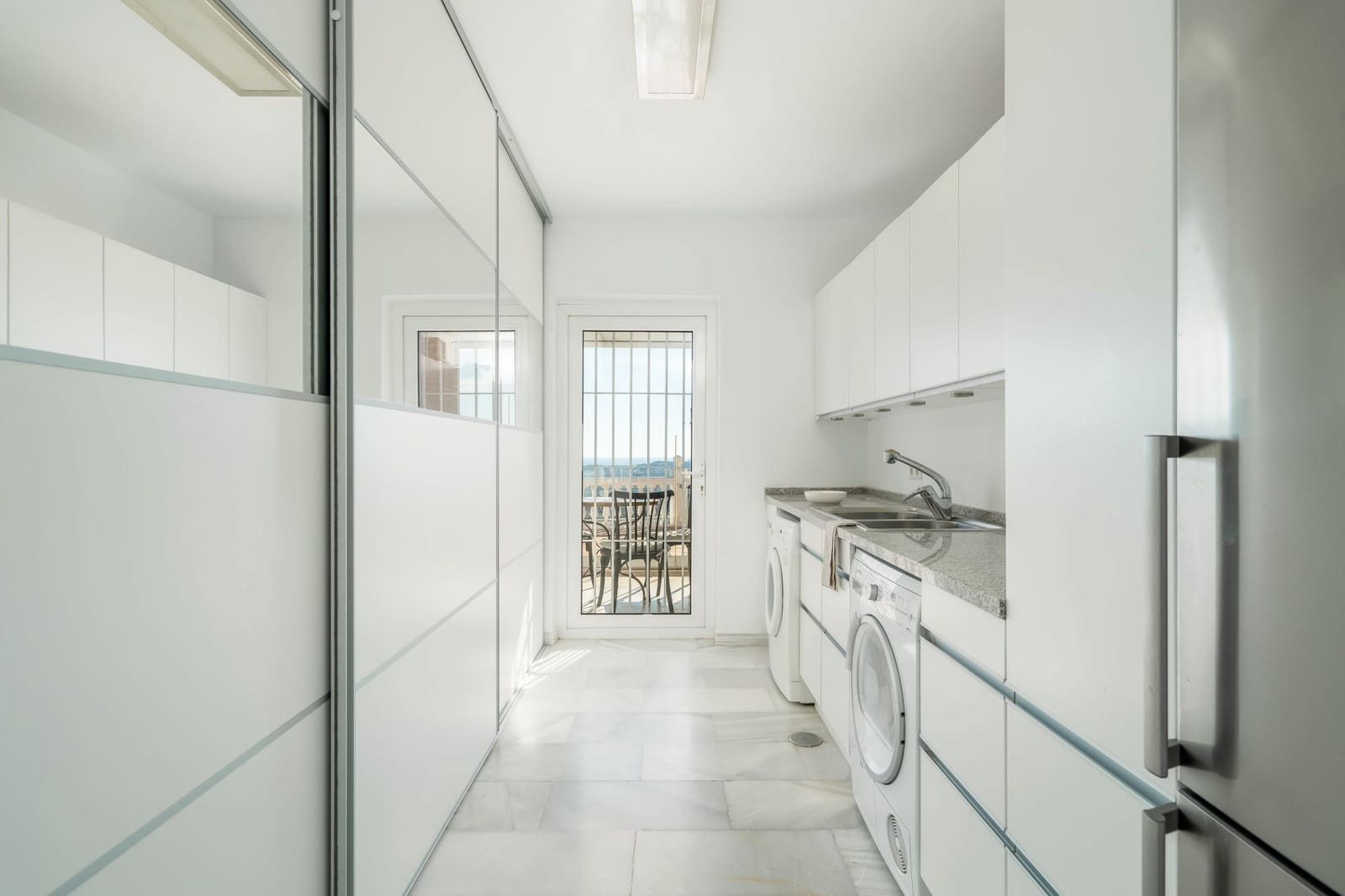 5 bedroom Villa for sale in Mijas with pool garage - € 1,299,000 (Ref: 9426984)