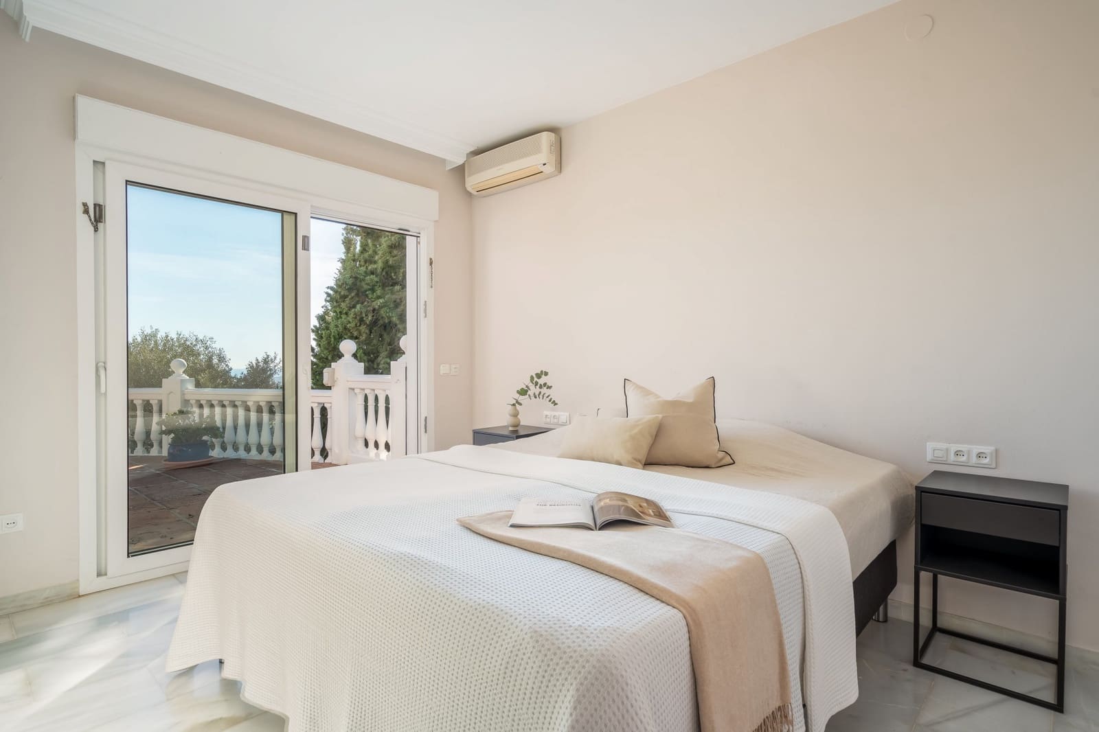 5 bedroom Villa for sale in Mijas with pool garage - € 1,299,000 (Ref: 9426984)