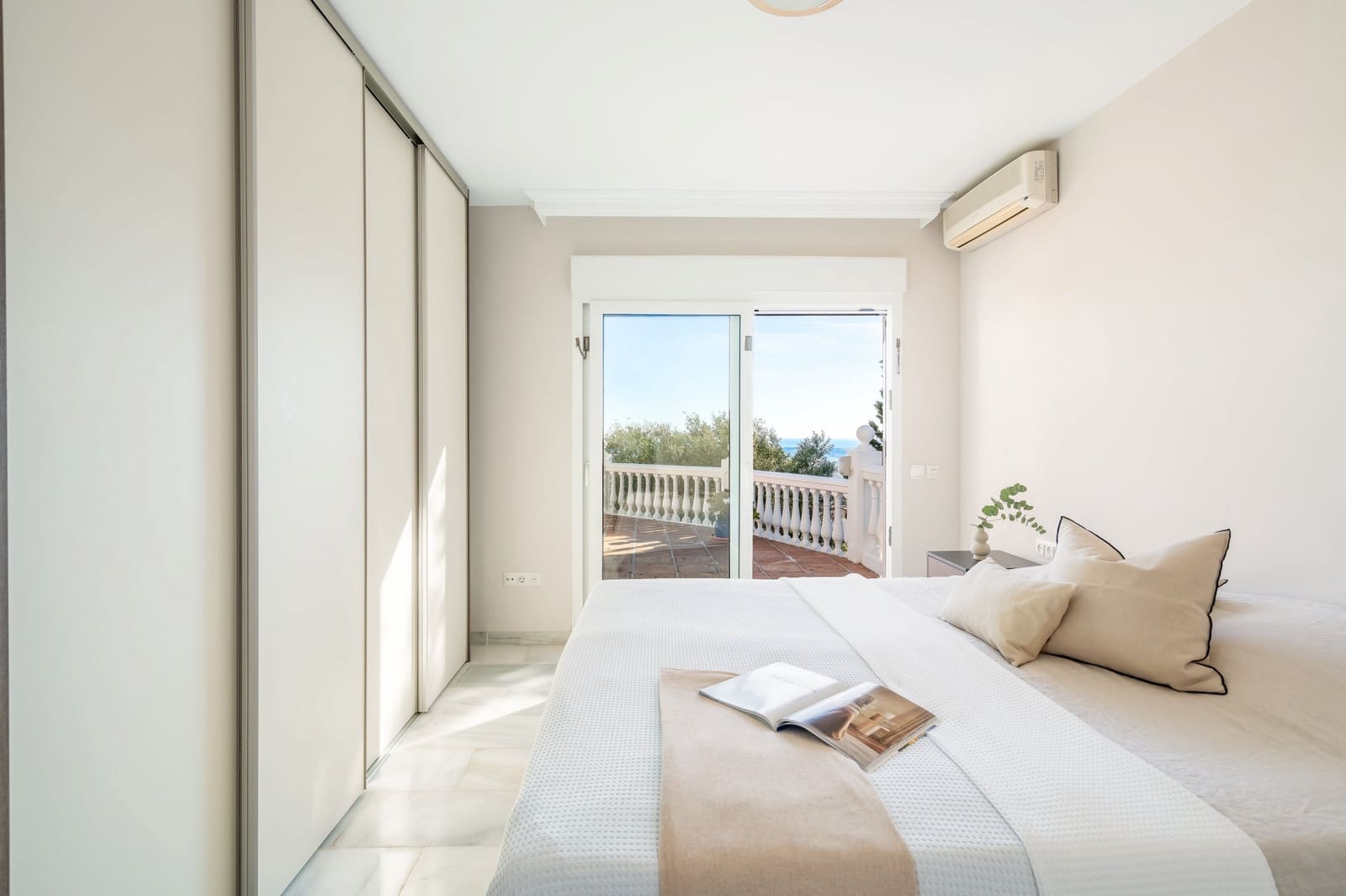 5 bedroom Villa for sale in Mijas with pool garage - € 1,299,000 (Ref: 9426984)