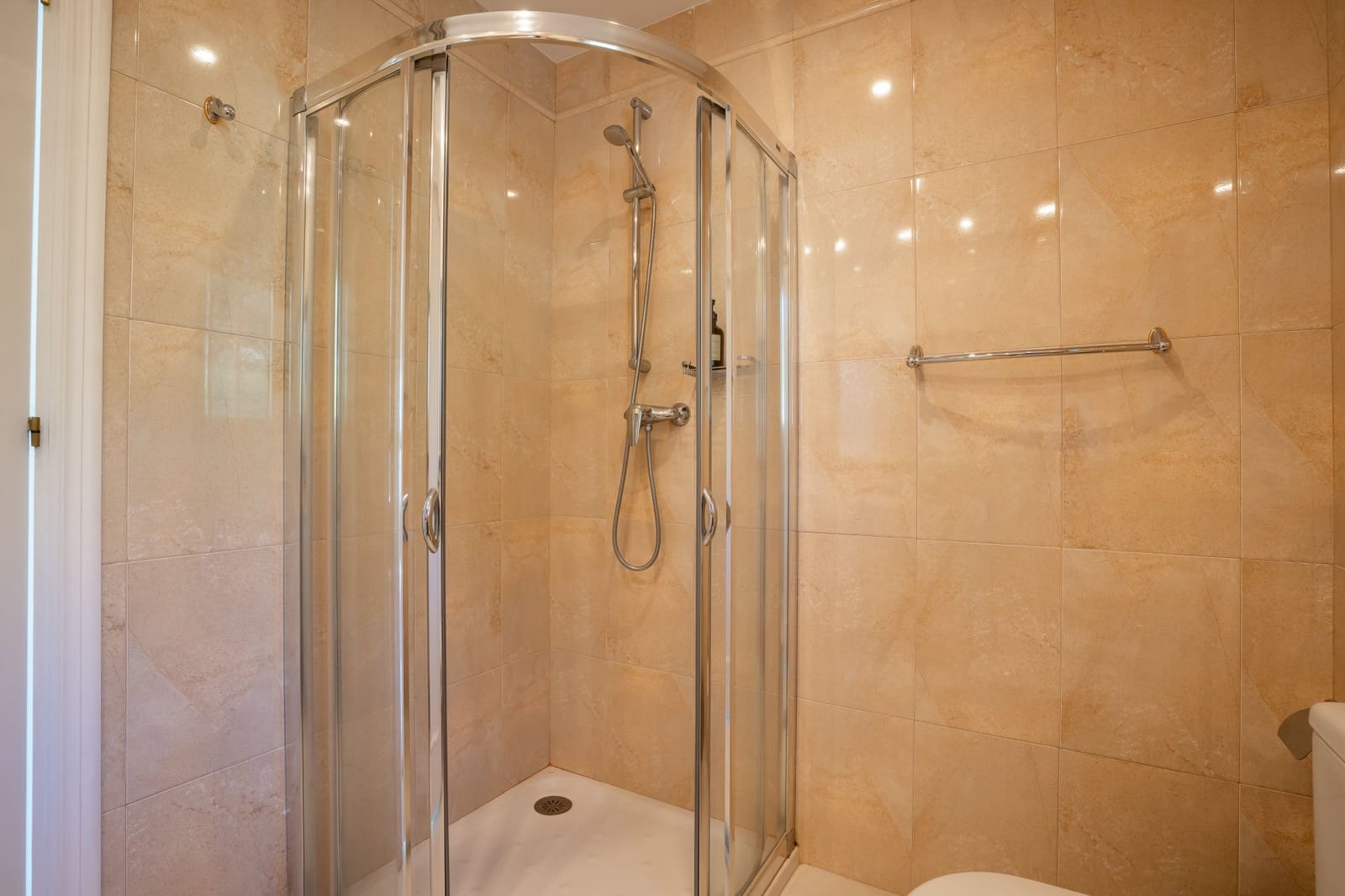 5 bedroom Villa for sale in Mijas with pool garage - € 1,299,000 (Ref: 9426984)