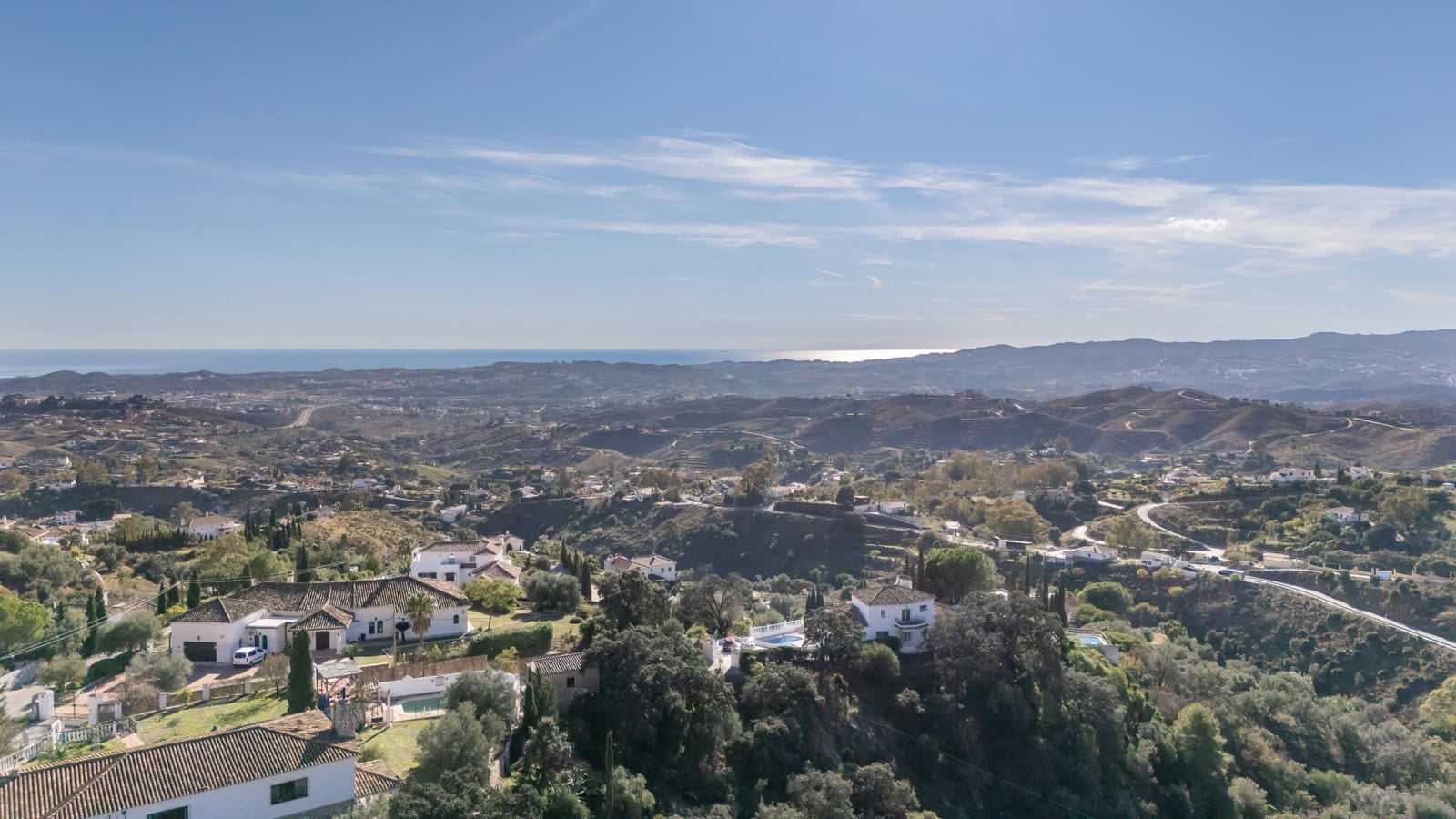 5 bedroom Villa for sale in Mijas with pool garage - € 1,299,000 (Ref: 9426984)