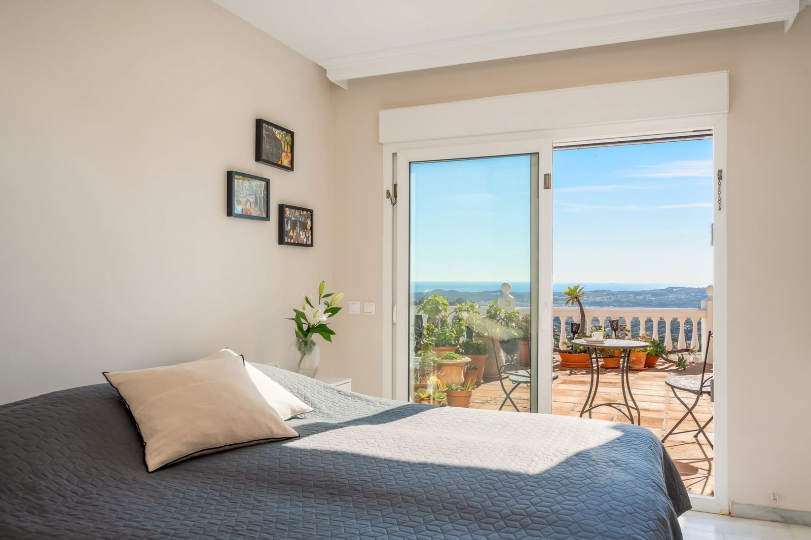 5 bedroom Villa for sale in Mijas with pool garage - € 1,299,000 (Ref: 9426984)