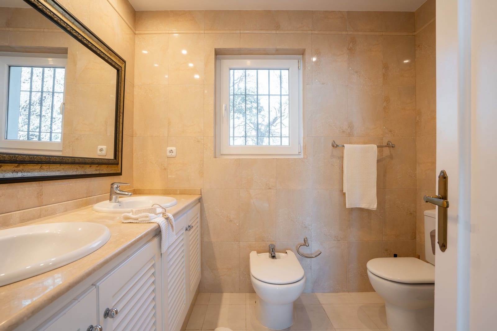 5 bedroom Villa for sale in Mijas with pool garage - € 1,299,000 (Ref: 9426984)