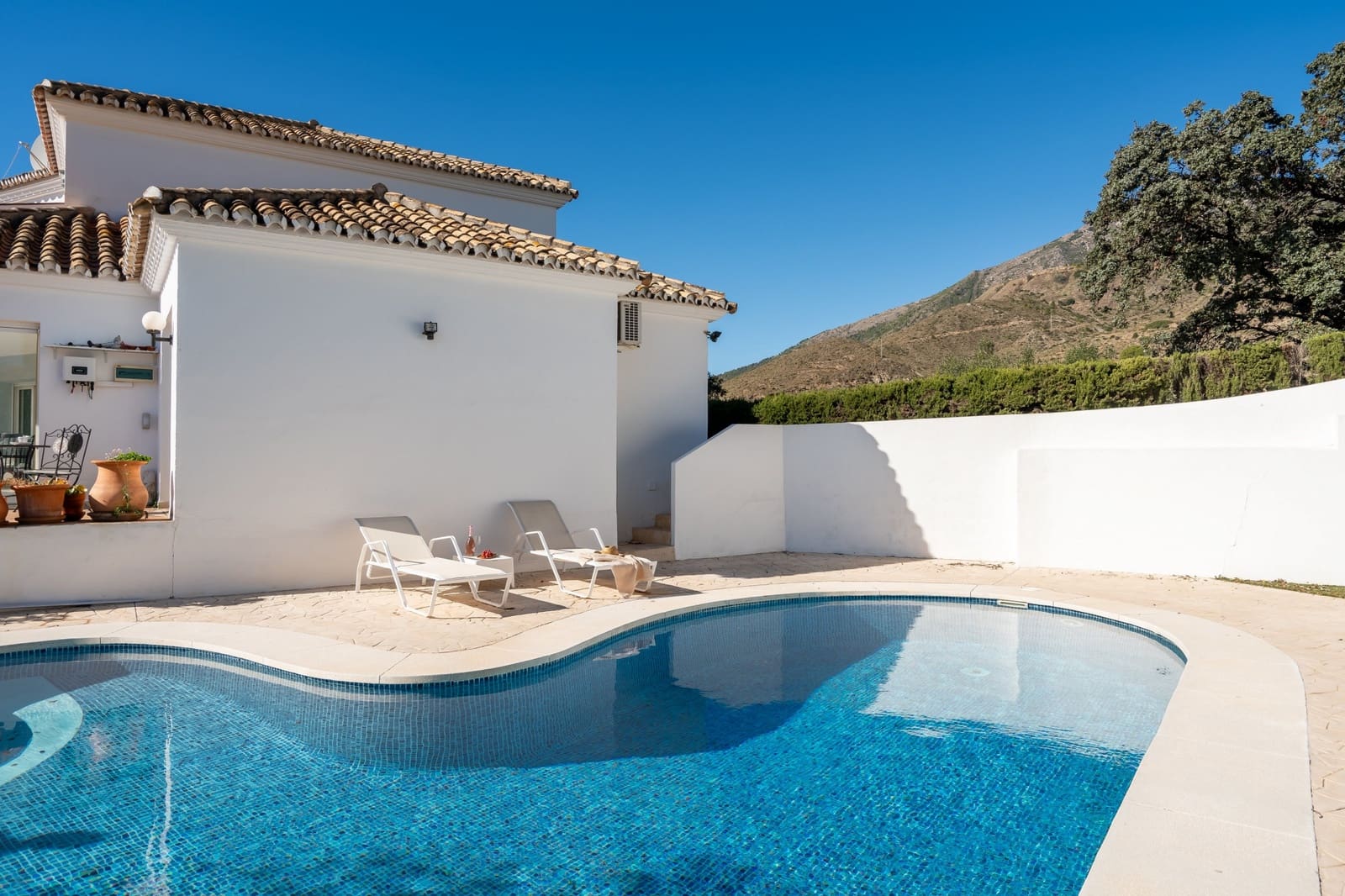 5 bedroom Villa for sale in Mijas with pool garage - € 1,299,000 (Ref: 9426984)