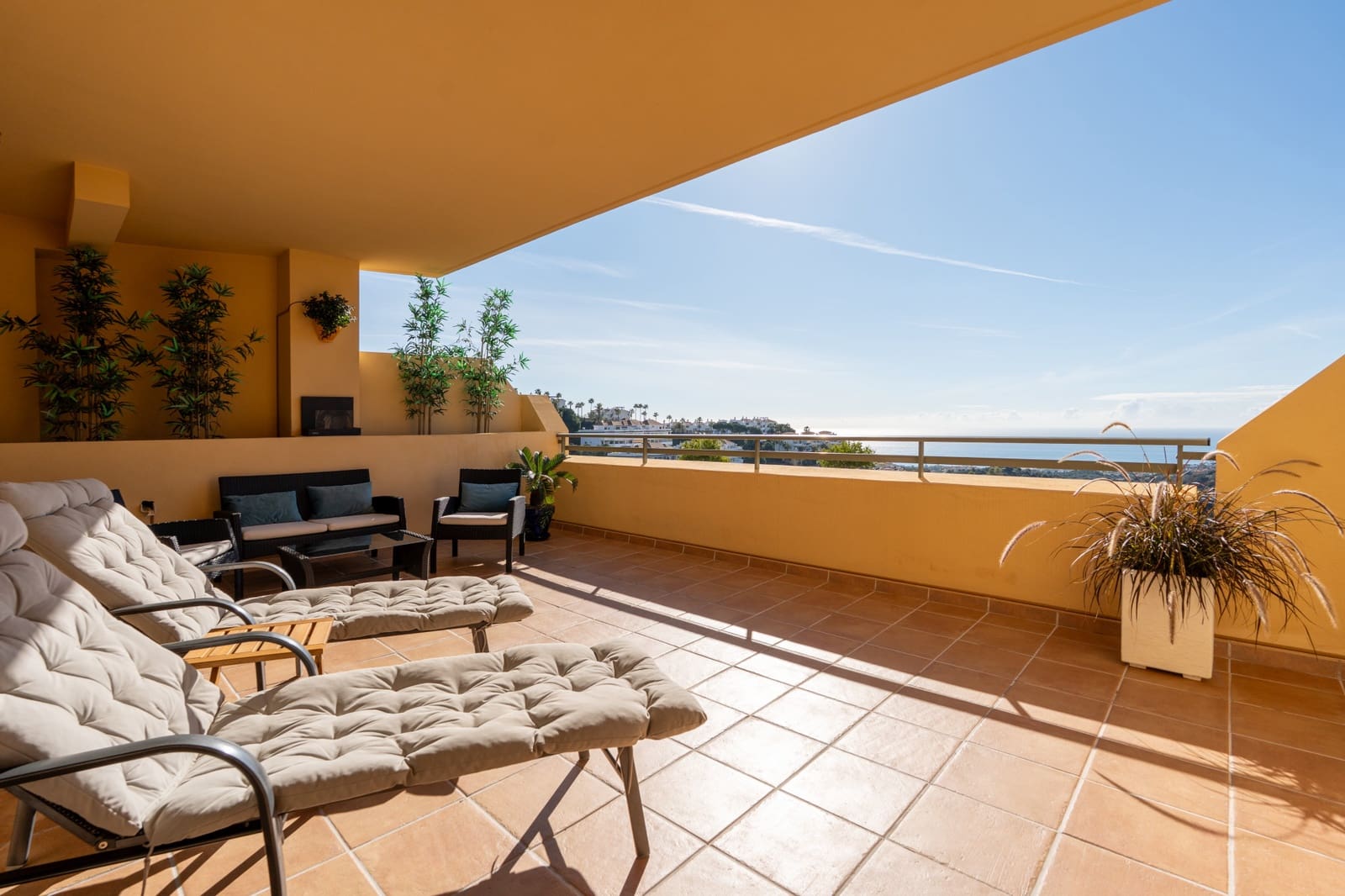 2 soverom Leilighet til salgs i Sitio de Calahonda med svømmebasseng garasje - € 425 000 (Ref: 9533449)