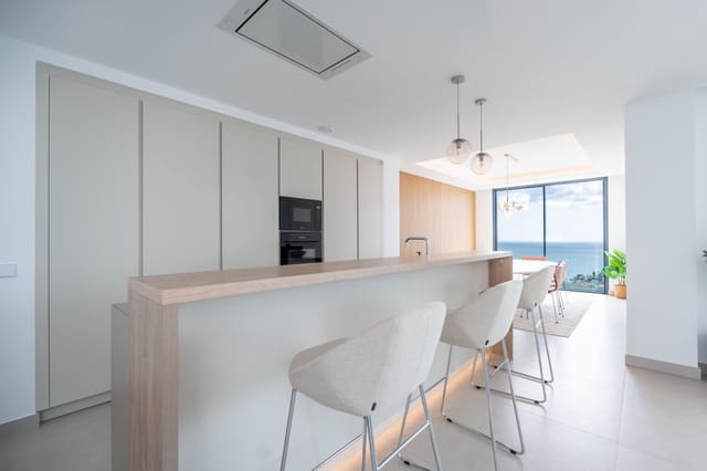 4 soverom Penthouse til salgs i Benalmadena Costa, Benalmádena med svømmebasseng garasje - € 2 195 000 (Ref: 9701477)