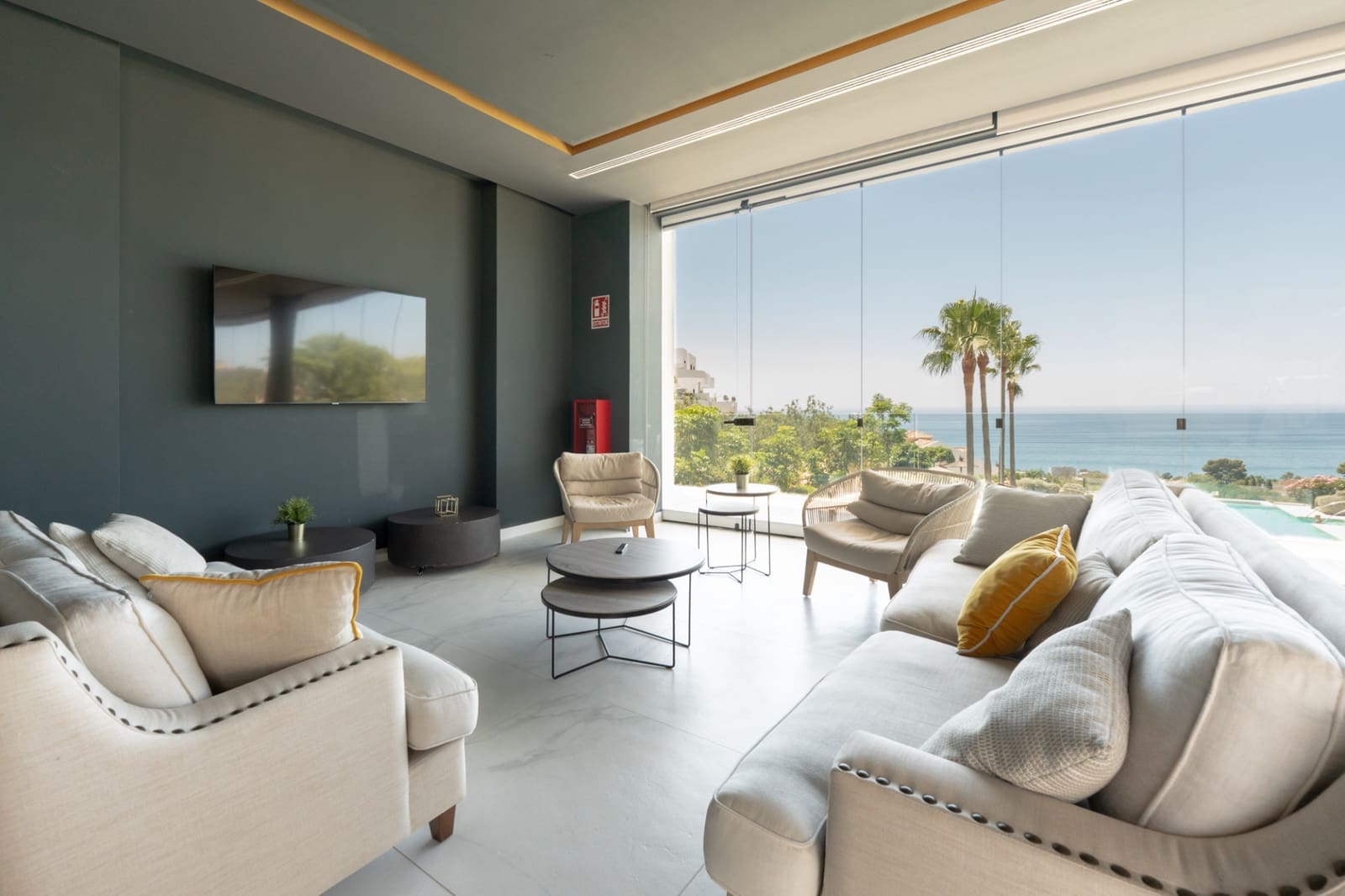 4 Zimmer Penthouse zu verkaufen in Benalmadena Costa mit Pool Garage - 2.195.000 € (Ref: 9701477)