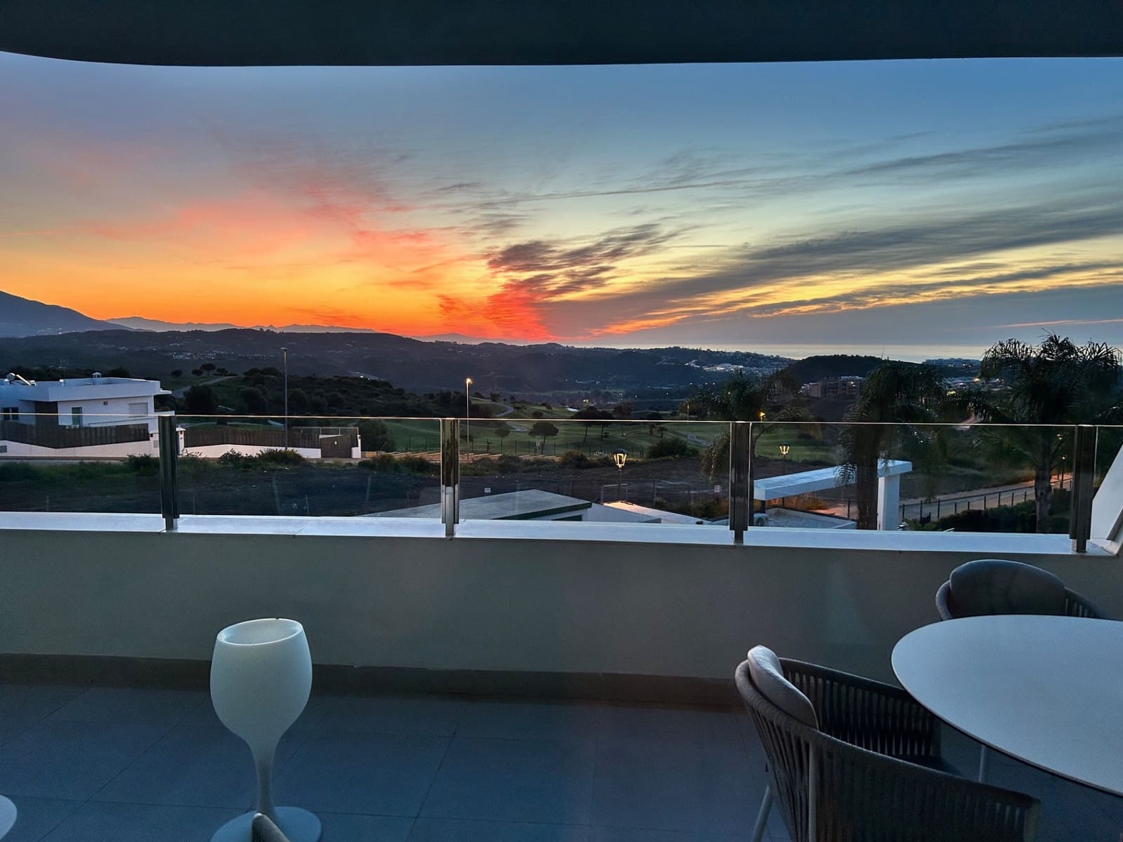 2 bedroom Apartment for sale in La Cala de Mijas with pool garage - € 599,000 (Ref: 9735490)