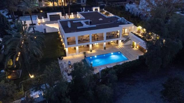 5 Zimmer Villa zu verkaufen in Marbella mit Pool Garage - 5.695.000 € (Ref: 9788329)