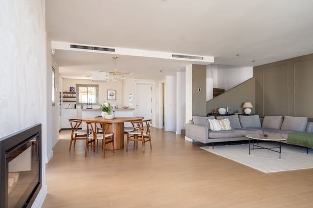 Casa de 4 habitaciones en Mijas en venta con piscina garaje - 949.000 € (Ref: 9801295)