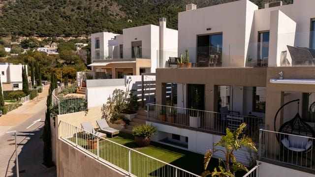 Casa de 4 habitaciones en Mijas en venta con piscina garaje - 949.000 € (Ref: 9801295)