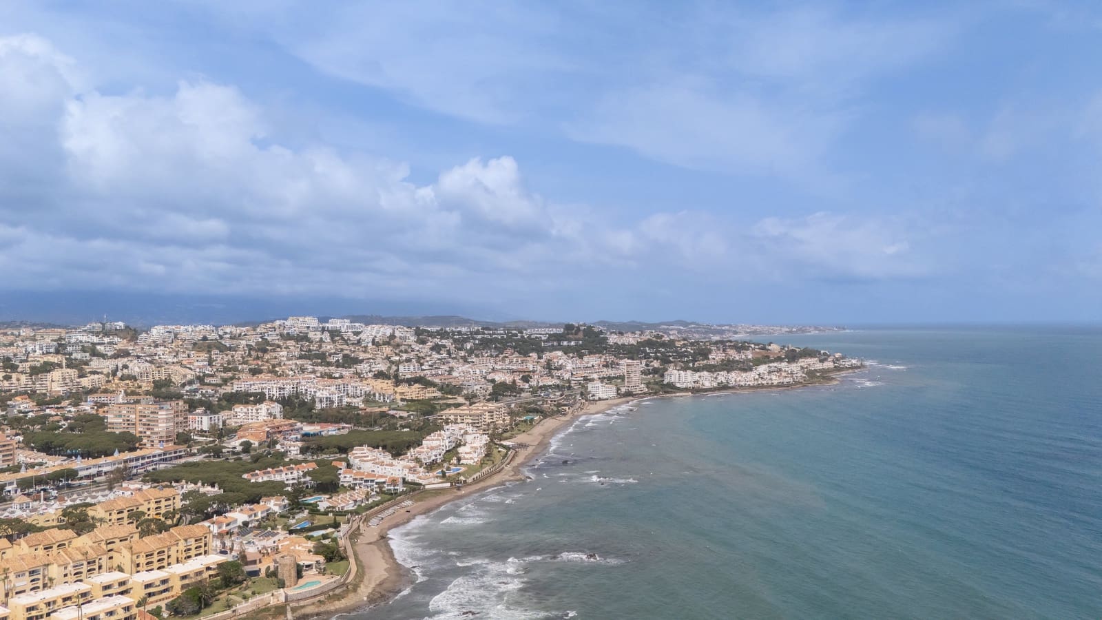 2 slaapkamer Appartement te koop in Mijas Costa met zwembad garage - € 381.000 (Ref: 9815797)