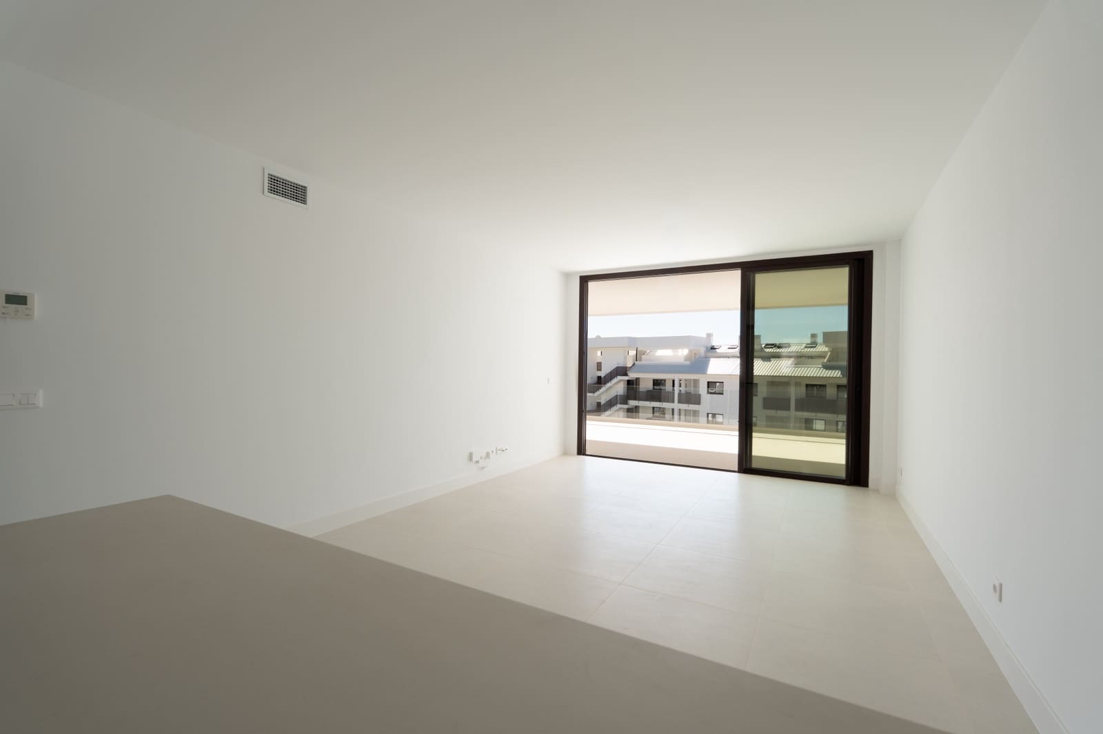2 bedroom Apartment for sale in Fuengirola with pool garage - € 549,000 (Ref: 9815798)