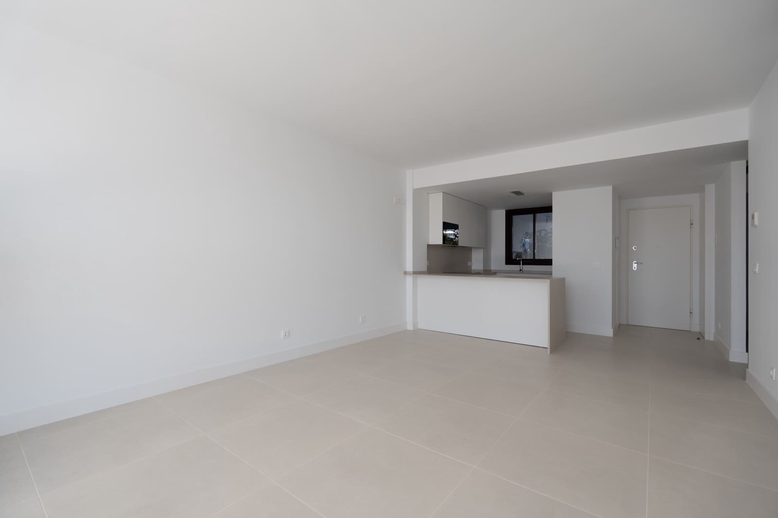 2 bedroom Apartment for sale in Fuengirola with pool garage - € 549,000 (Ref: 9815798)