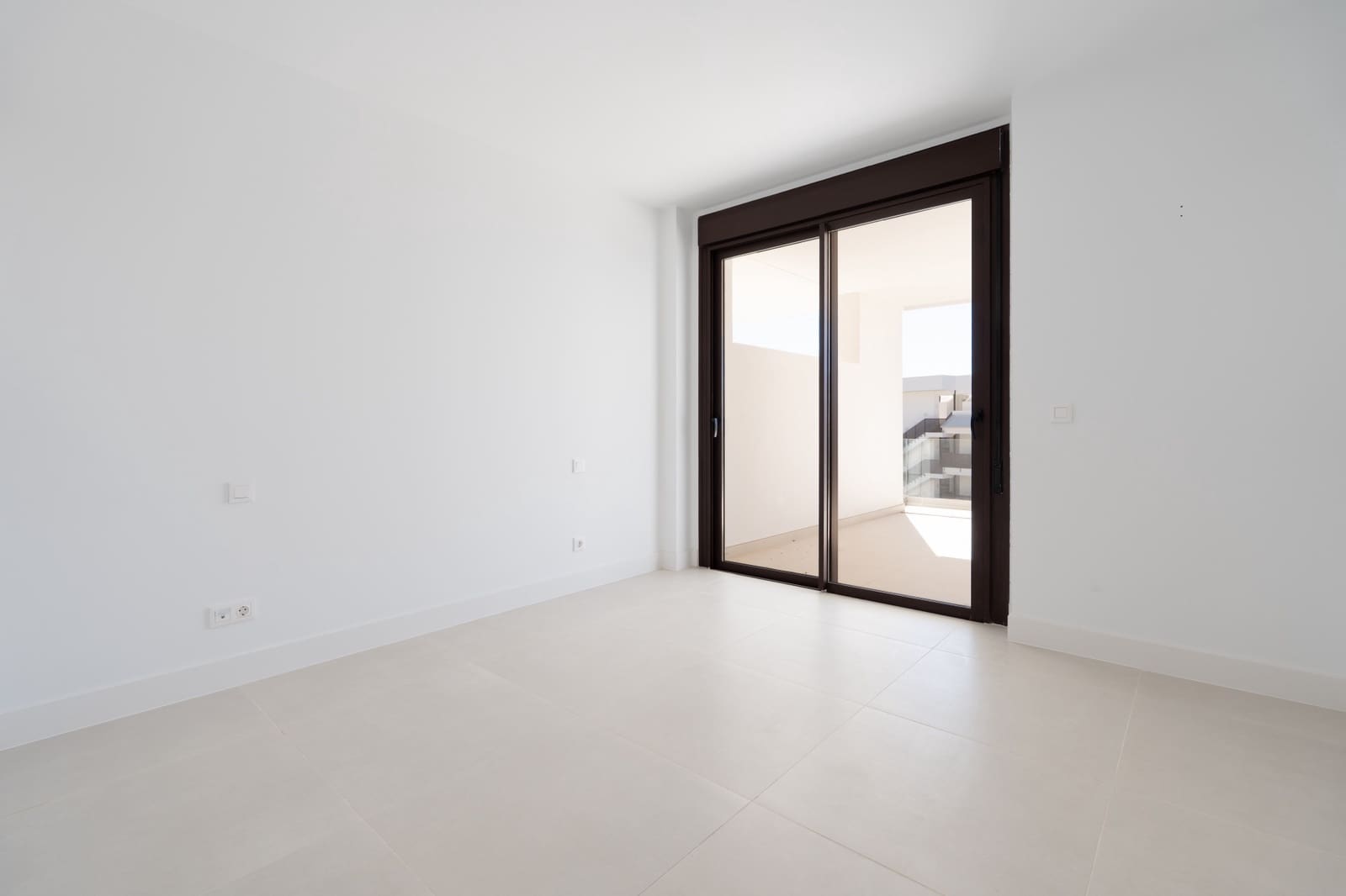 2 bedroom Apartment for sale in Fuengirola with pool garage - € 549,000 (Ref: 9815798)