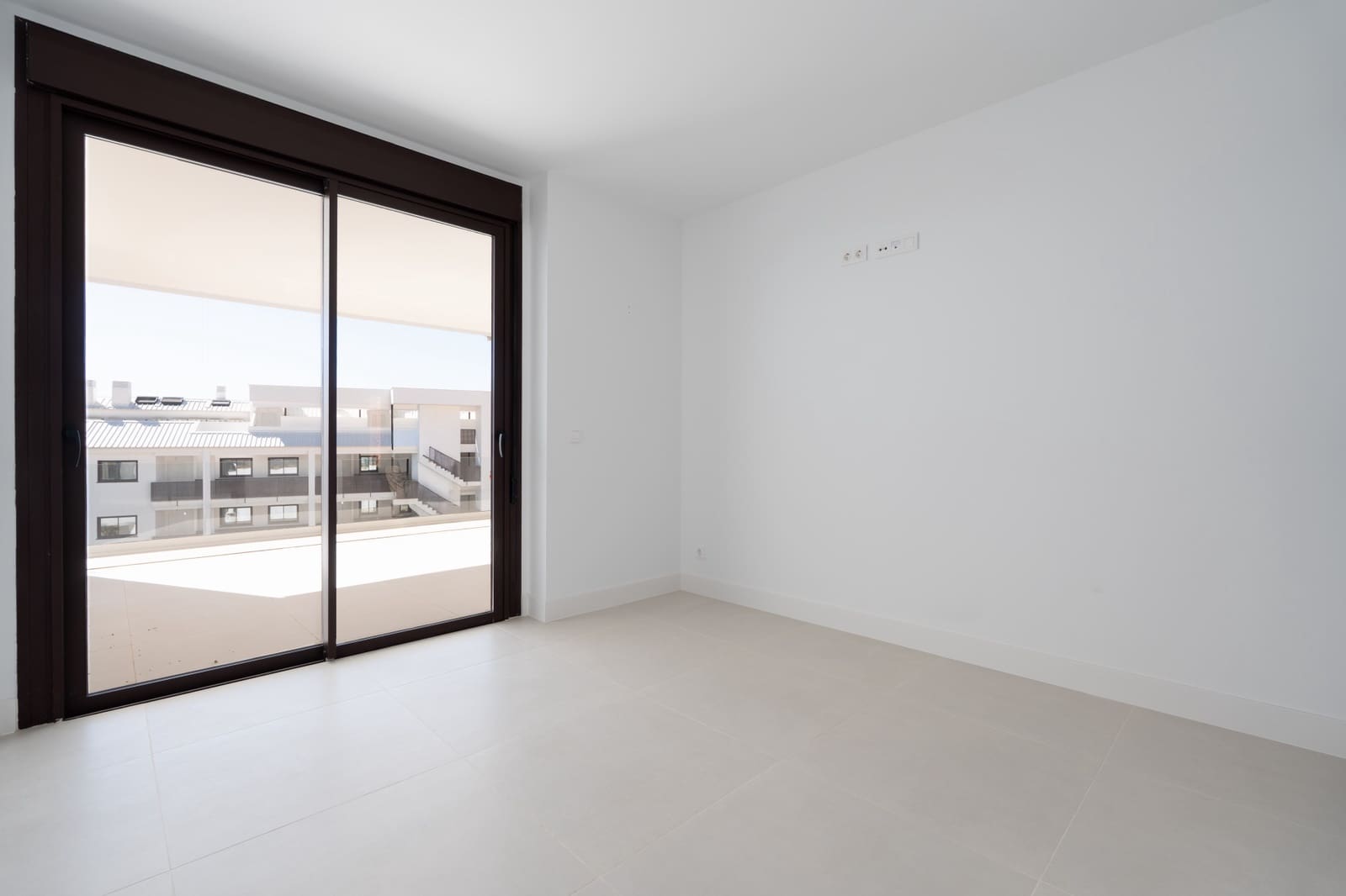2 bedroom Apartment for sale in Fuengirola with pool garage - € 549,000 (Ref: 9815798)