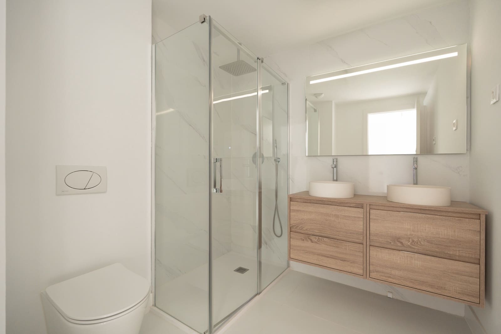 2 bedroom Apartment for sale in Fuengirola with pool garage - € 549,000 (Ref: 9815798)