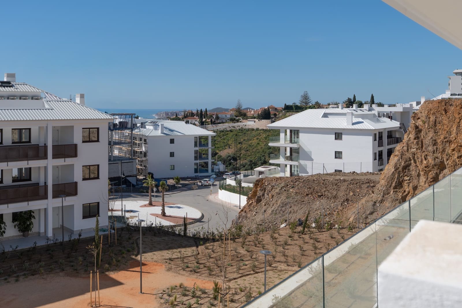 2 bedroom Apartment for sale in Fuengirola with pool garage - € 549,000 (Ref: 9815798)