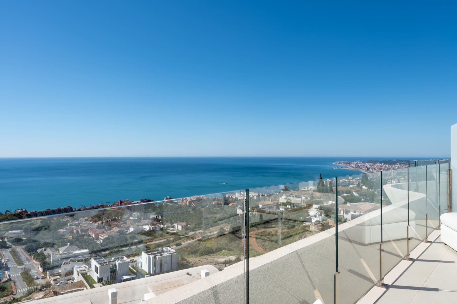 Ático de 3 habitaciones en Benalmádena en venta con piscina garaje - 1.349.000 € (Ref: 9818012)