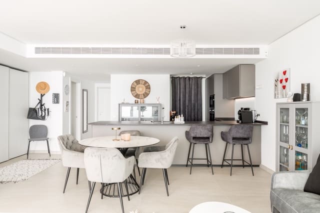 Apartamento de 2 habitaciones en Fuengirola en venta con piscina garaje - 835.000 € (Ref: 9829002)