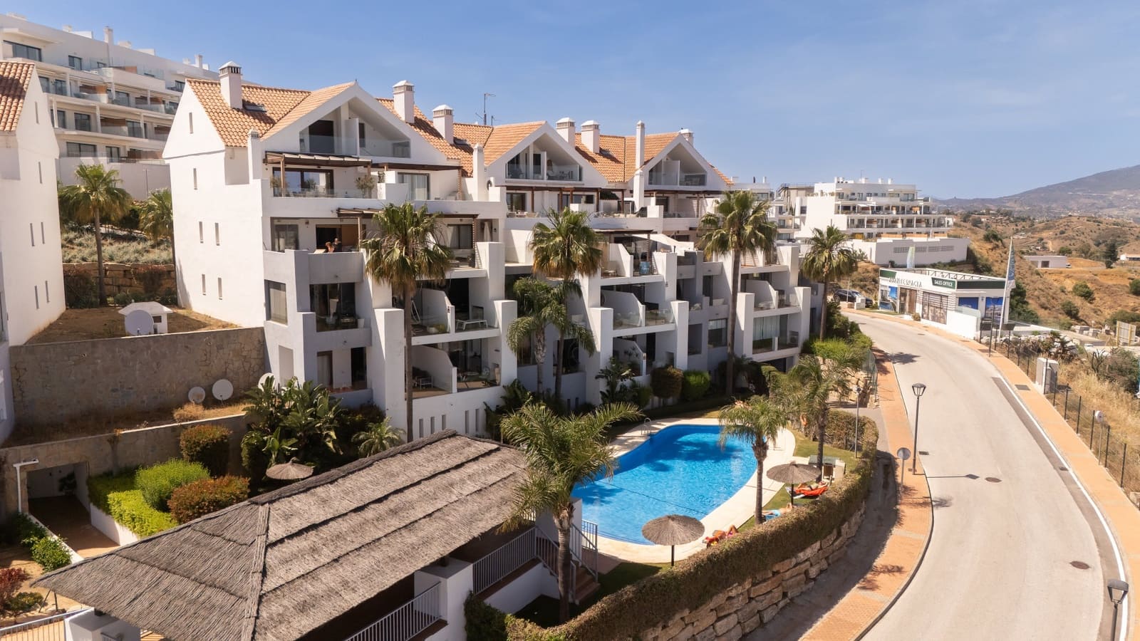 1 bedroom Apartment for sale in La Cala de Mijas with pool garage - € 330,000 (Ref: 9880795)