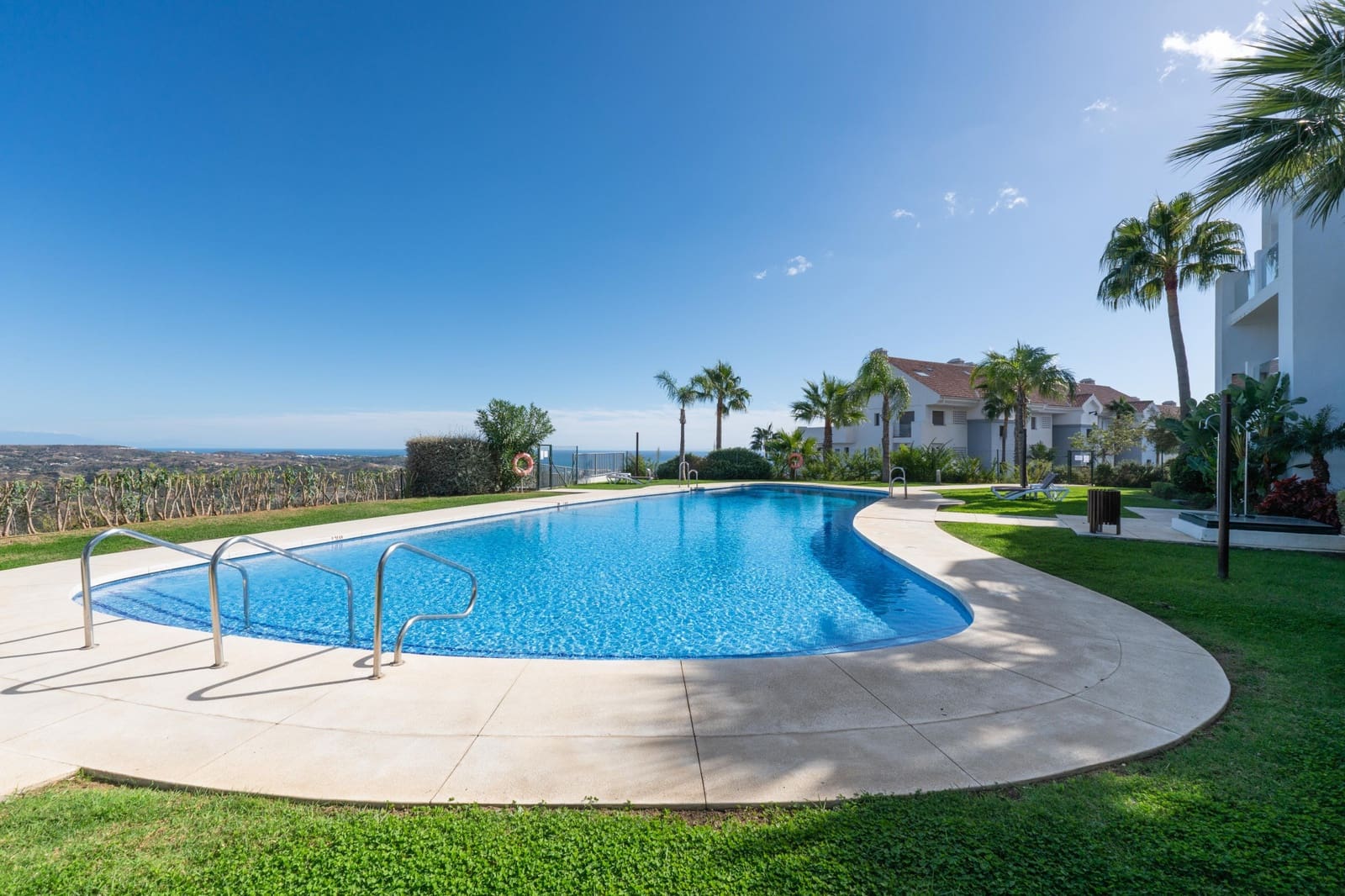 1 bedroom Apartment for sale in La Cala de Mijas with pool garage - € 330,000 (Ref: 9880795)