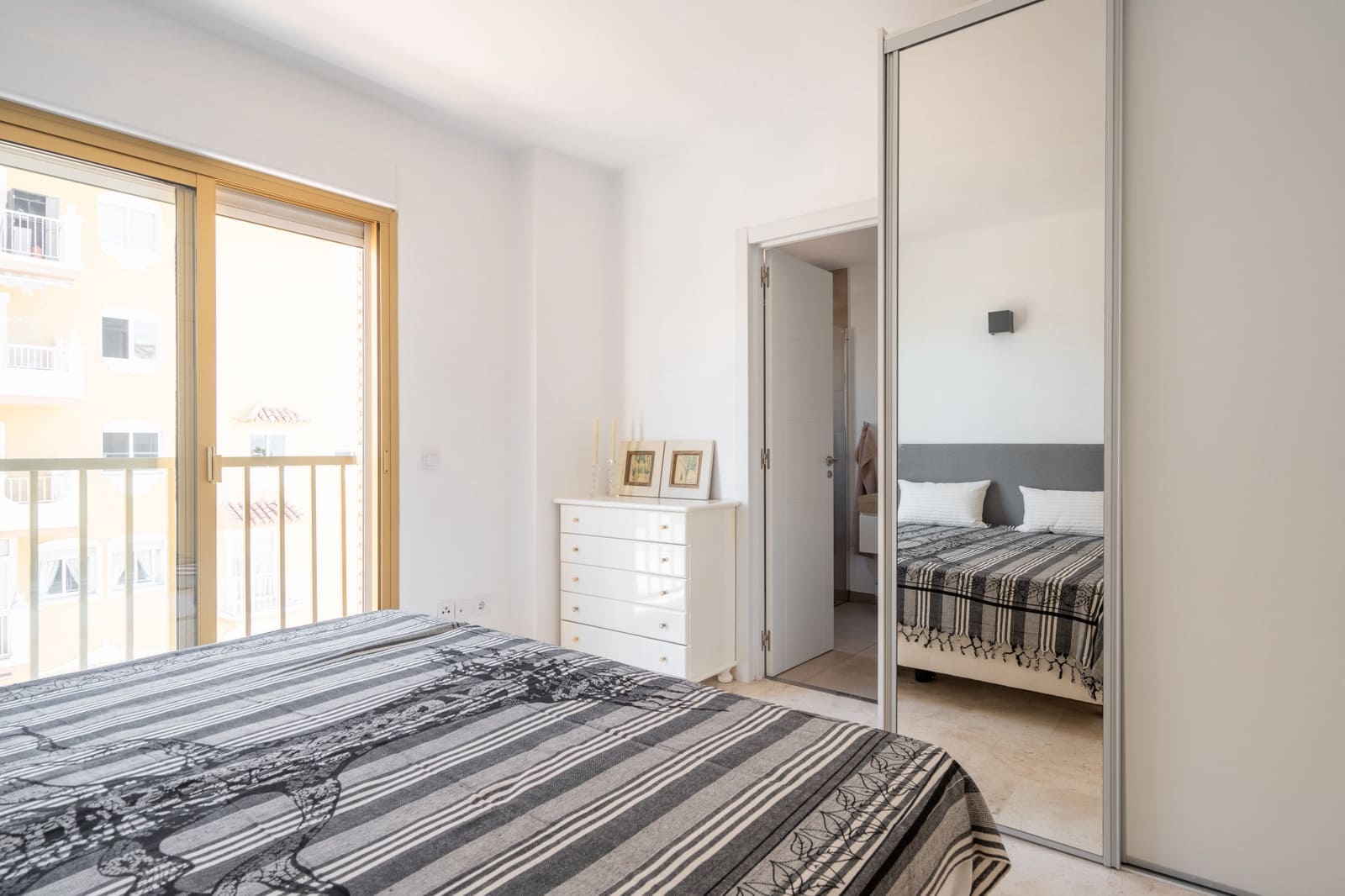 3 soverom Leilighet til salgs i Fuengirola med svømmebasseng garasje - € 995 000 (Ref: 9962385)