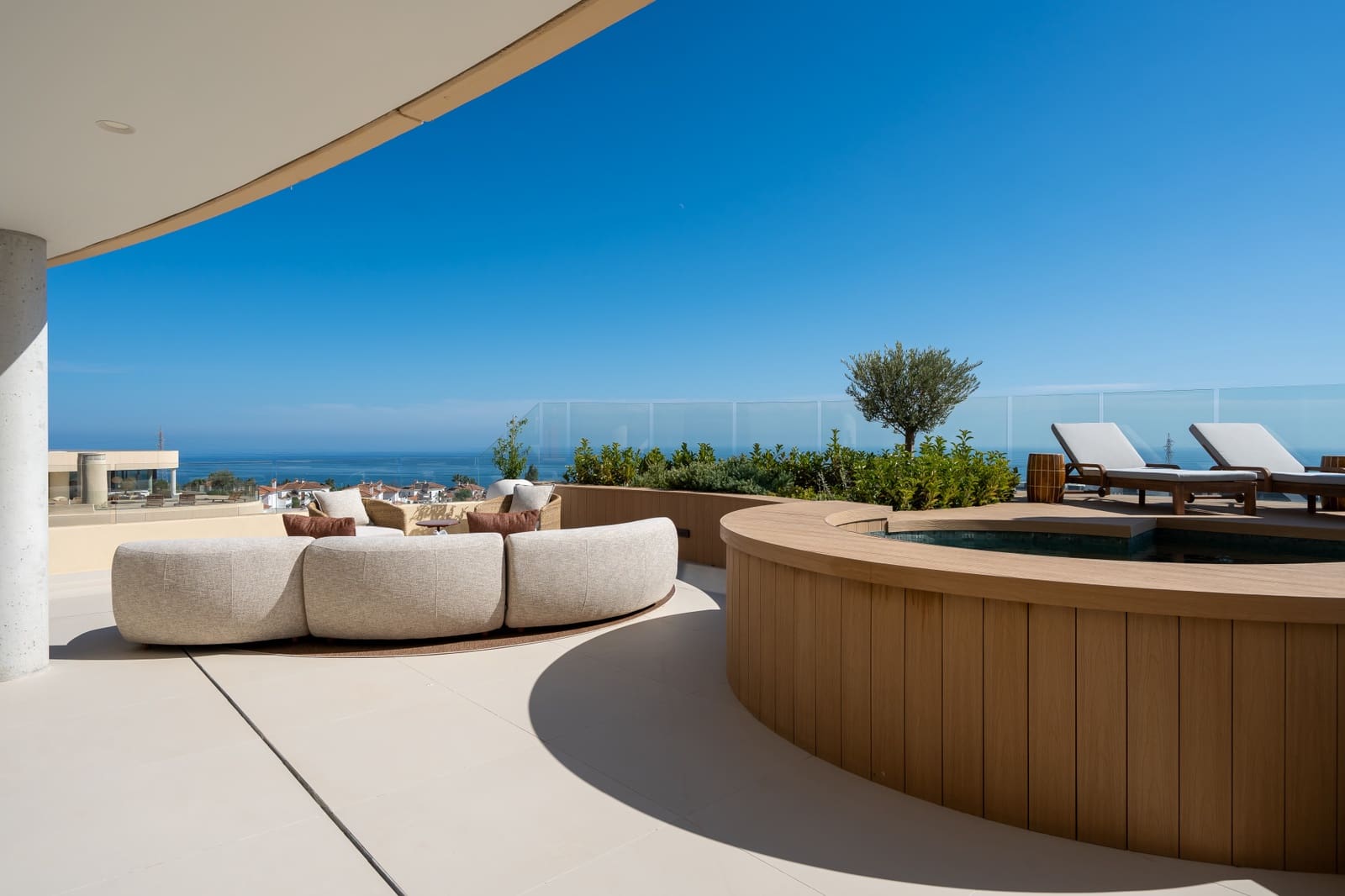 3 bedroom Apartment for sale in Fuengirola with pool garage - € 2,495,000 (Ref: 9977037)