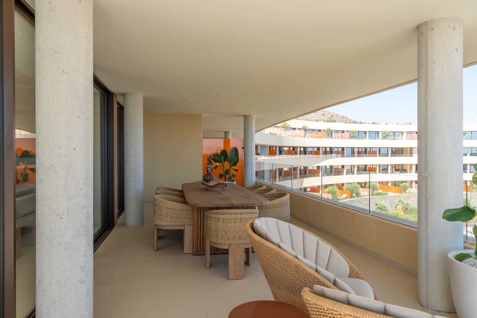 3 bedroom Apartment for sale in Fuengirola with pool garage - € 2,495,000 (Ref: 9977037)