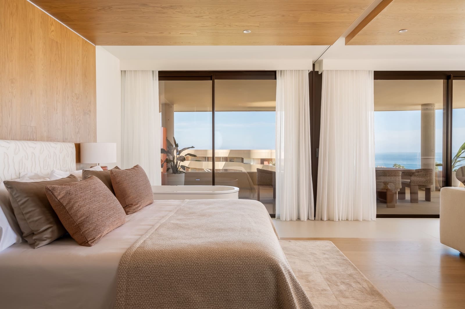 3 bedroom Apartment for sale in Fuengirola with pool garage - € 2,495,000 (Ref: 9977037)