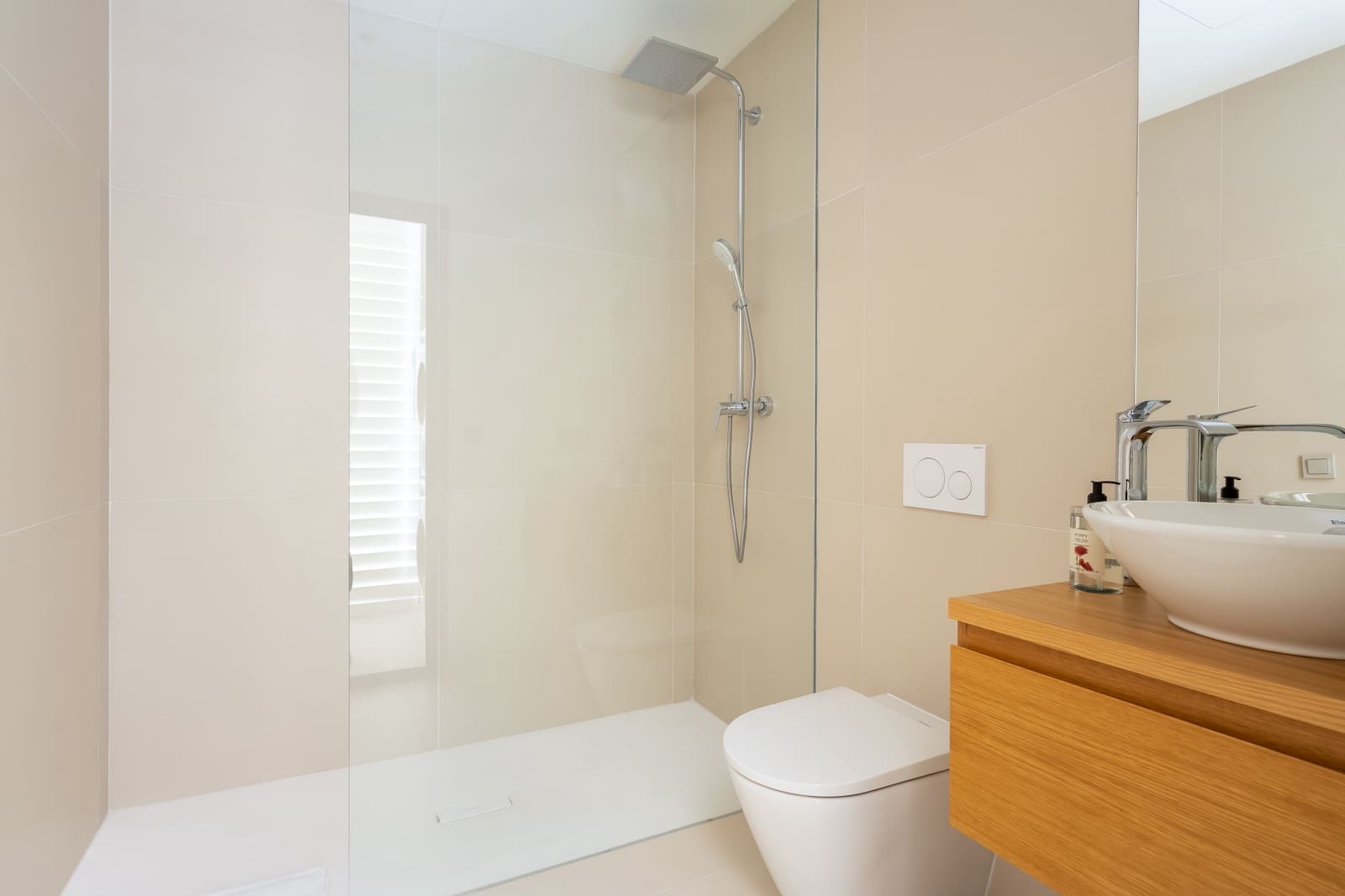 3 bedroom Apartment for sale in Fuengirola with pool garage - € 2,495,000 (Ref: 9977037)