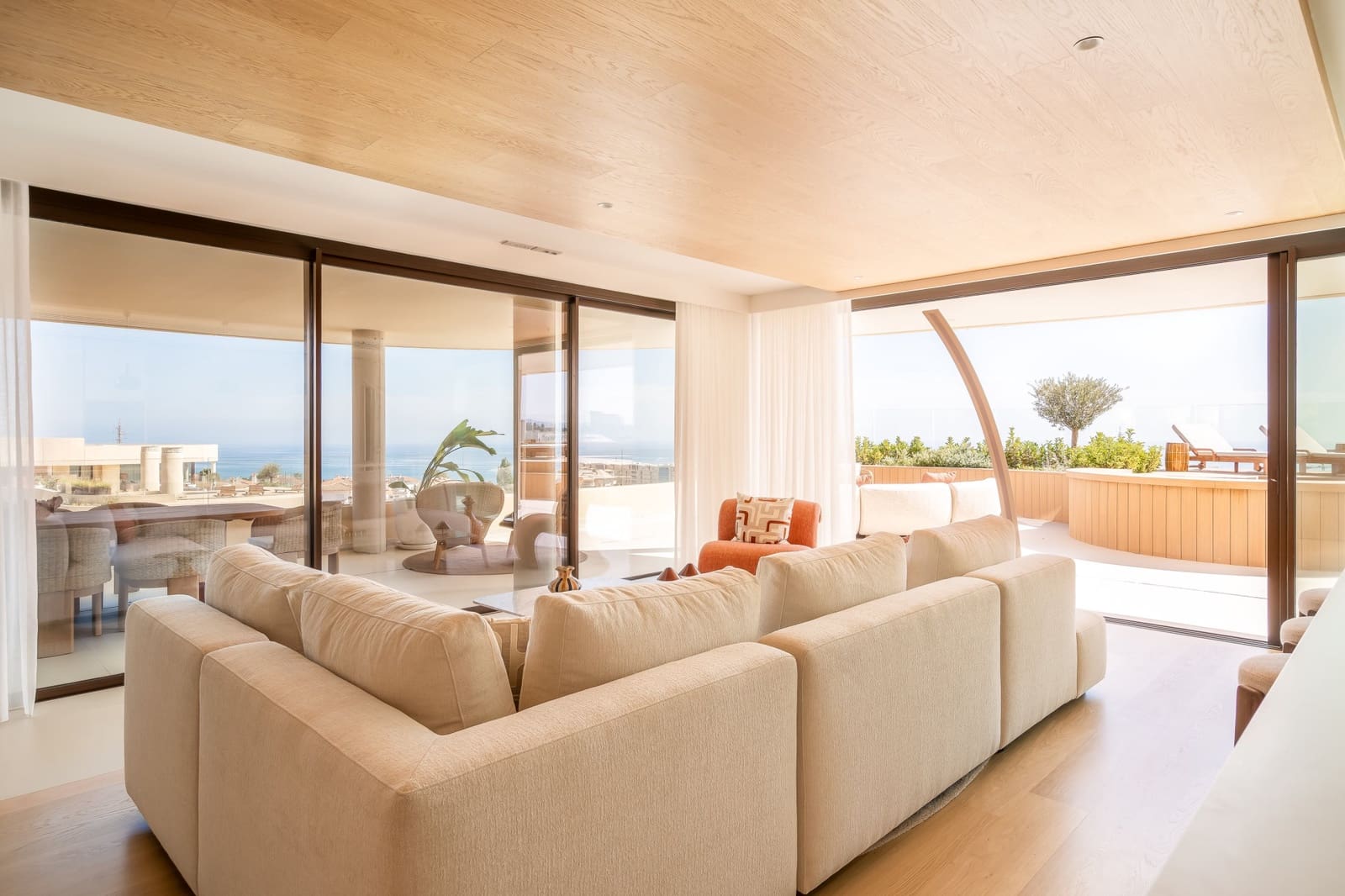 3 bedroom Apartment for sale in Fuengirola with pool garage - € 2,495,000 (Ref: 9977037)