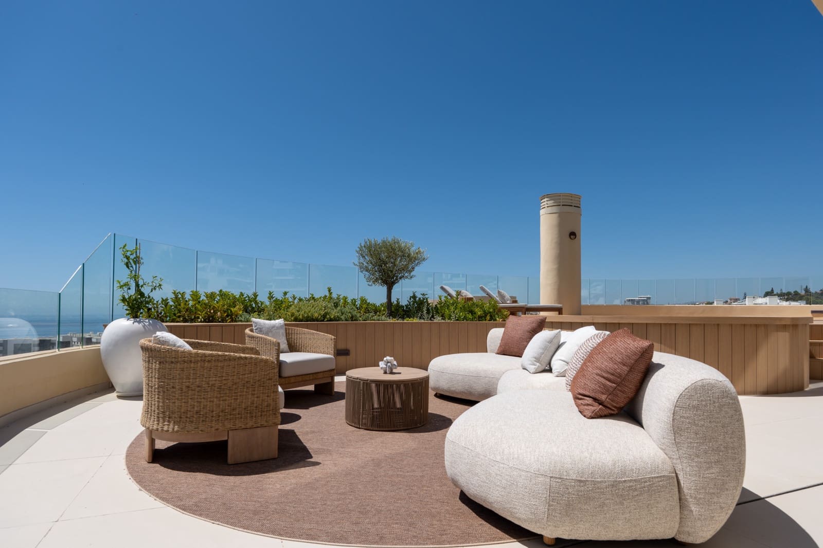 3 bedroom Apartment for sale in Fuengirola with pool garage - € 2,495,000 (Ref: 9977037)