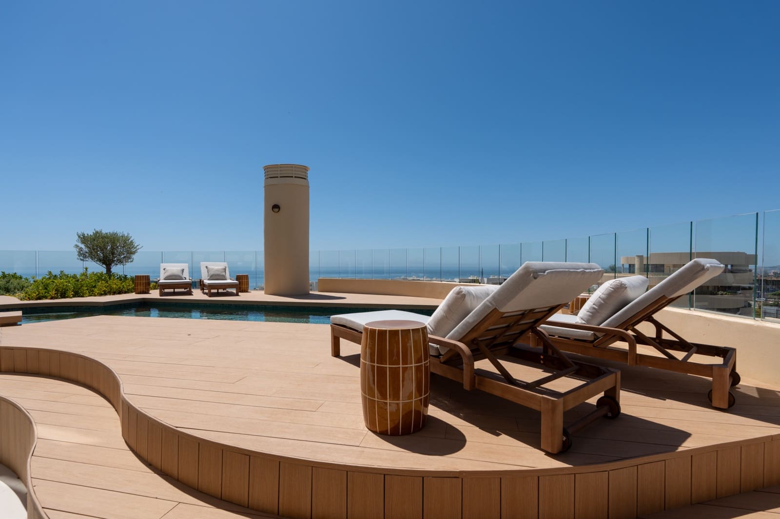 3 bedroom Apartment for sale in Fuengirola with pool garage - € 2,495,000 (Ref: 9977037)