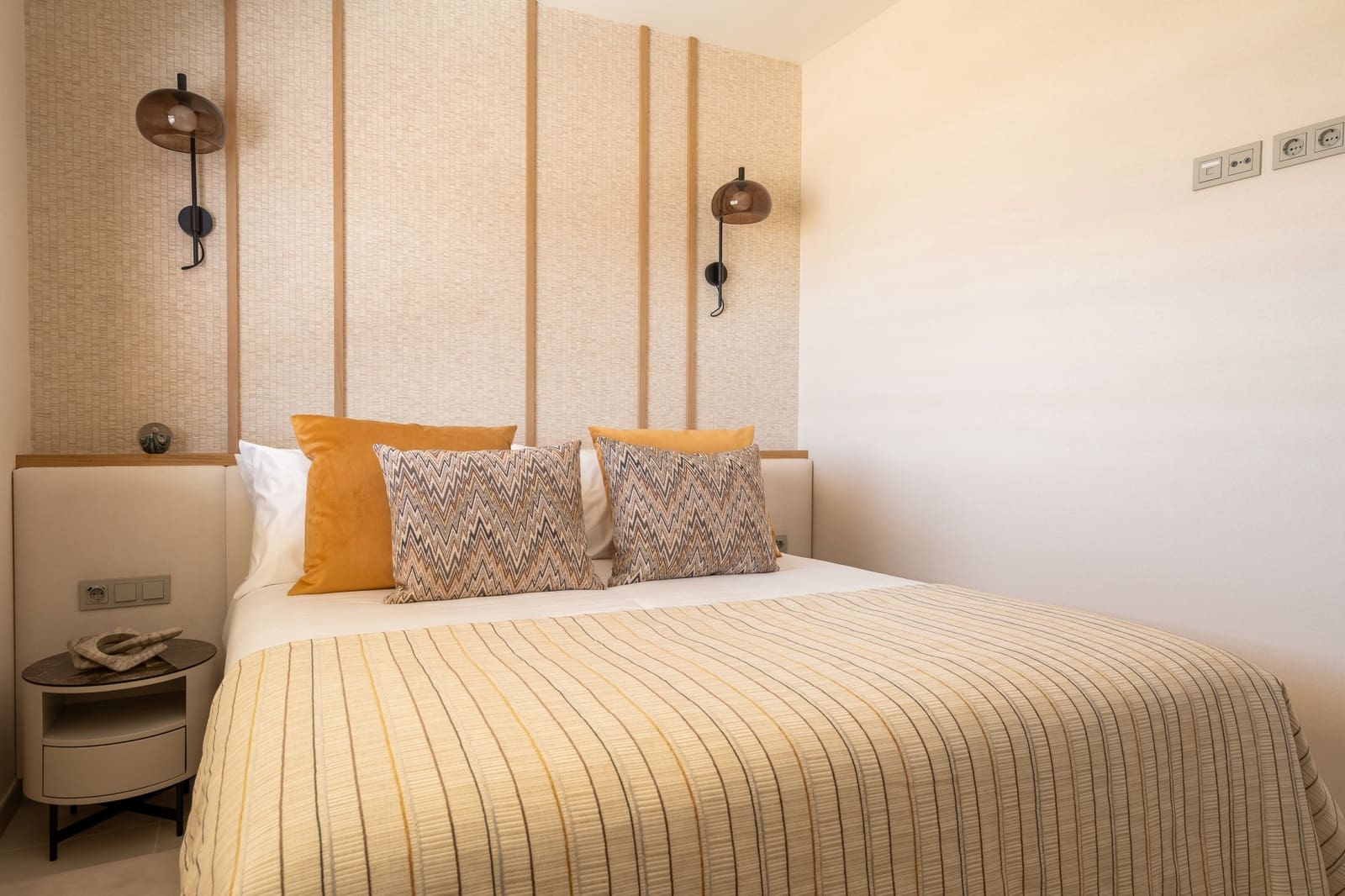 3 bedroom Apartment for sale in Fuengirola with pool garage - € 2,495,000 (Ref: 9977037)