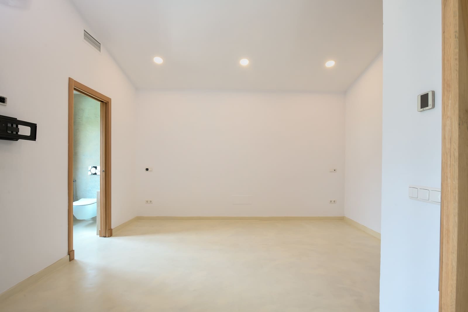 5 soveværelse Finca/Landehus til salg i Ojen med swimmingpool garage - € 2.950.000 (Ref: 9858850)