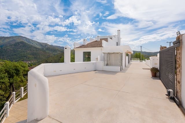 5 soveværelse Finca/Landehus til salg i Ojen med swimmingpool garage - € 2.950.000 (Ref: 9858850)