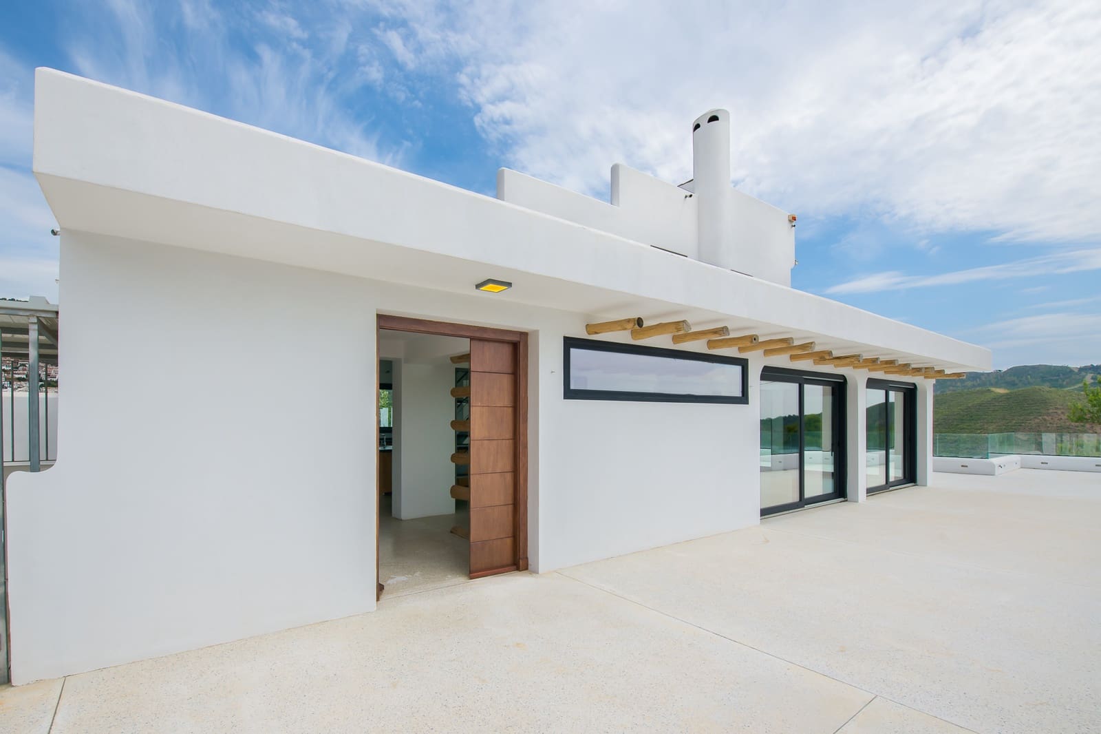 5 soveværelse Finca/Landehus til salg i Ojen med swimmingpool garage - € 2.950.000 (Ref: 9858850)